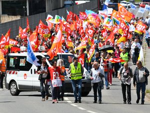 Grève des fonctionnaires : 600 personnes défilent à Rodez