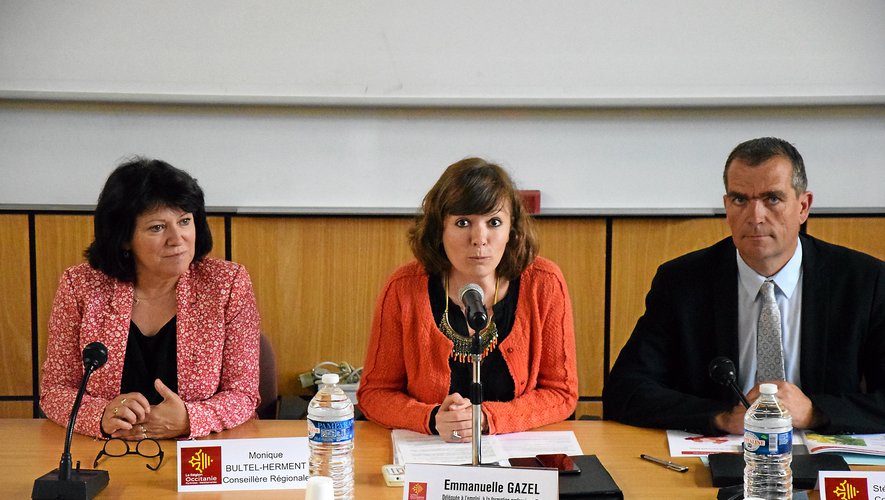 Emmanuelle Gazel (au centre), Monique Bultel-Herment et Stéphane Bérard, élus régionaux.