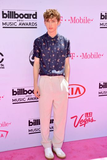 Le chanteur Troye Sivan sortira son prochain album "Bloom" le 31 août prochain.