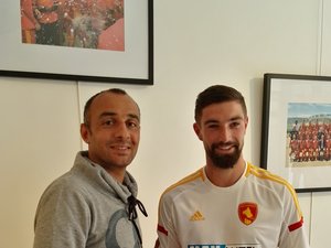 Aurélien Tertereau pose avec ses nouvelles couleurs ruthénoises (Photo R.G.)