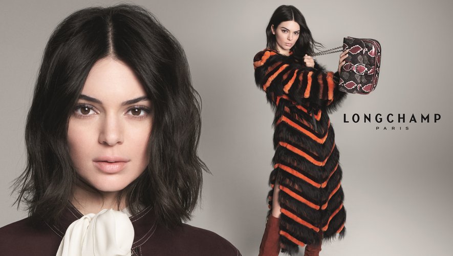 Kendall Jenner porte les pièces emblématiques de la collection automne-hiver 2018 de Longchamp.