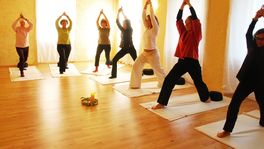 Le yoga aurait la possibilité de soigner des maux de tête, des problèmes digestifs et de nombreux autres troubles.