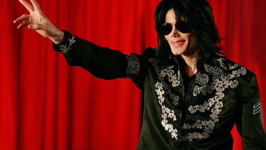 La voix de Michael Jackson se reconnaît dans le choeur de "Don't Matter To Me", un des titres du 5e album studio de Drake.