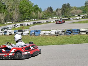 Le village aveyronnais va vibrer au son des kartings ce dimanche (Photo archives ML).