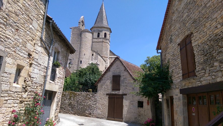 L’église de Villeneuve-d’Aveyron.
