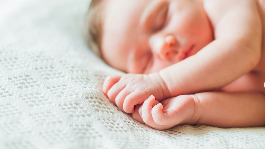 Chaleur : comment aider Bébé à bien dormir ?