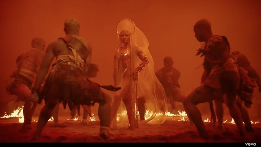 Nicki Minaj dans son dernier clip "Ganja Burn".