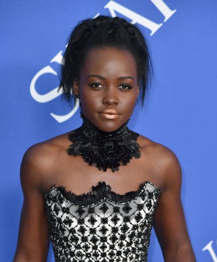 L'actrice Lupita Nyong'o arrive aux CFDA Fashion awards 2018, le 4 juin 2018 au Brooklyn Museum de New York