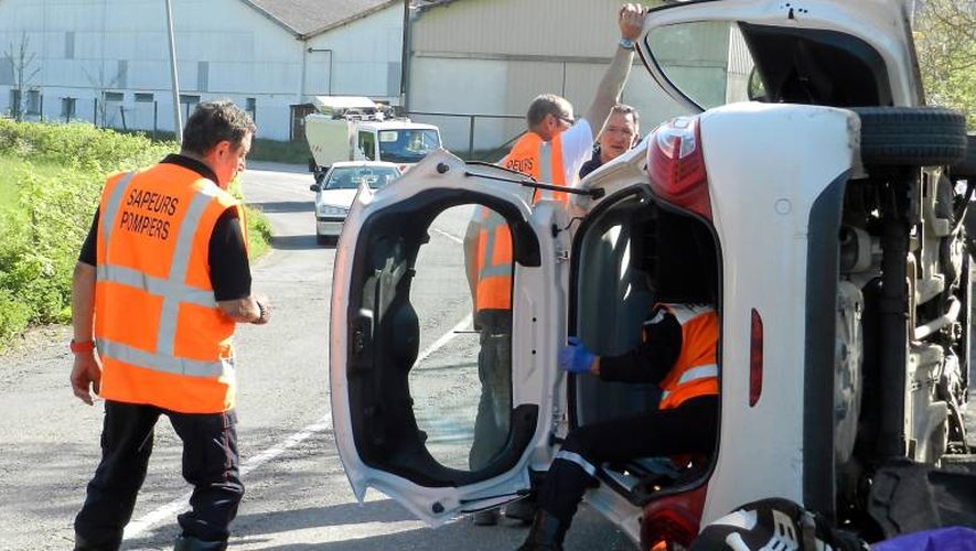 Deux blessés dans une collision spectaculaire à Villefranche-de-Rouergue