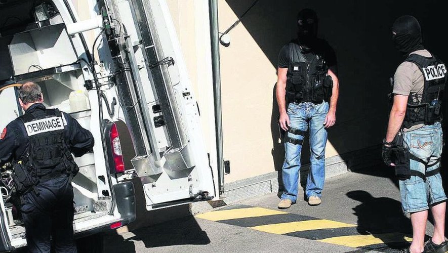 En 2007, les policiers français frappent un grand coup de filet en plein cœur de Rodez : trois ettaras, dont un membre influent de l’organisation, sont arrêtés.