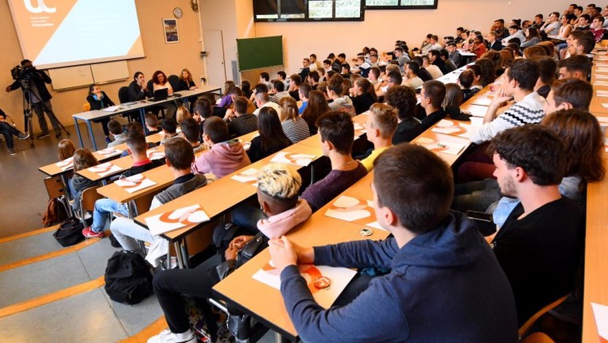 Les enseignants ont tout de suite mis la pression sur les néo étudiants.   (José A. Torres / Centre Presse Aveyron)