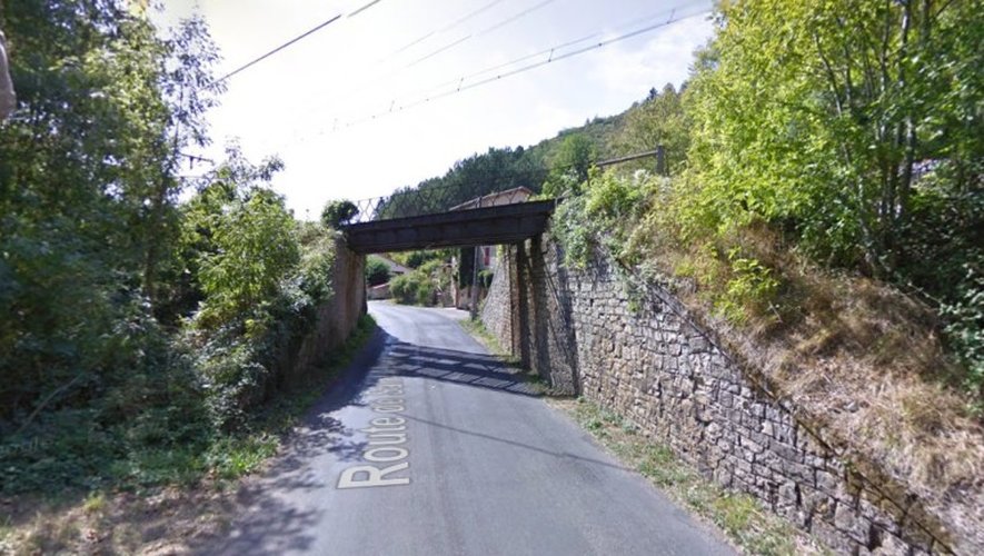 Un ensemble routier percute le pont SNCF de Fondamente : la circulation des trains interrompue 