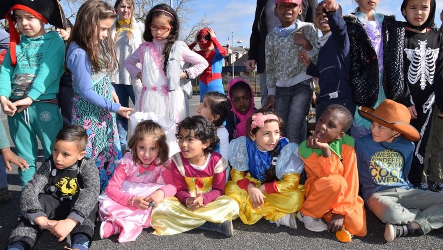 Les enfants de l’école Ramadier défilent en musique pour le carnaval