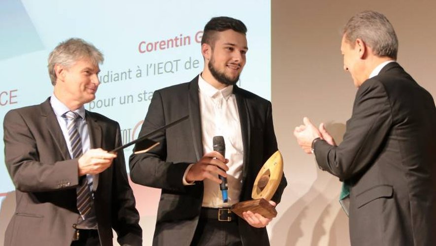 Corentin Gamel, étudiant ruthénois au CFA de la CCI, a remporté le prix des bonnes pratiques, dans la catégorie « Licence ».