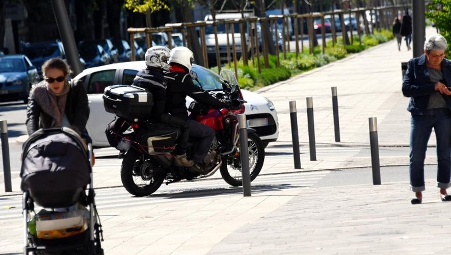 « Les motards ne doivent pas faire confiance aux véhicules ni aux infrastructures routières », selon Emmanuel Martinez.