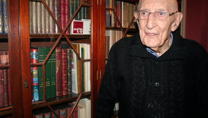 Robert Taussat s’est éteint vendredi. Il avait 96 ans. Ses obsèques seront célébrées ce mardi 3 janvier à 15 heures, à la cathédrale de Rodez.