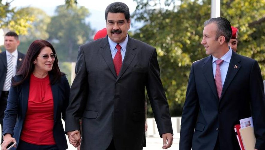 Le président du Venezuela Nicolas Maduro a nommé le 4 janvier 2017 un nouveau vice-président, Tareck El Aissami, qui pourrait le remplacer en 2017 dans le cas d'une destitution, souhaitée par l'opposition