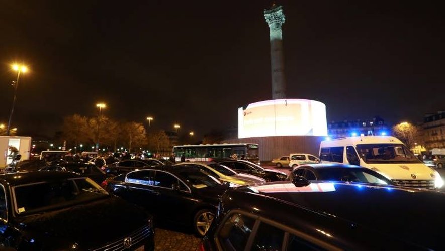 Des chauffeurs VTC bloquent la place de la Bastille, le 16 janvier 2017