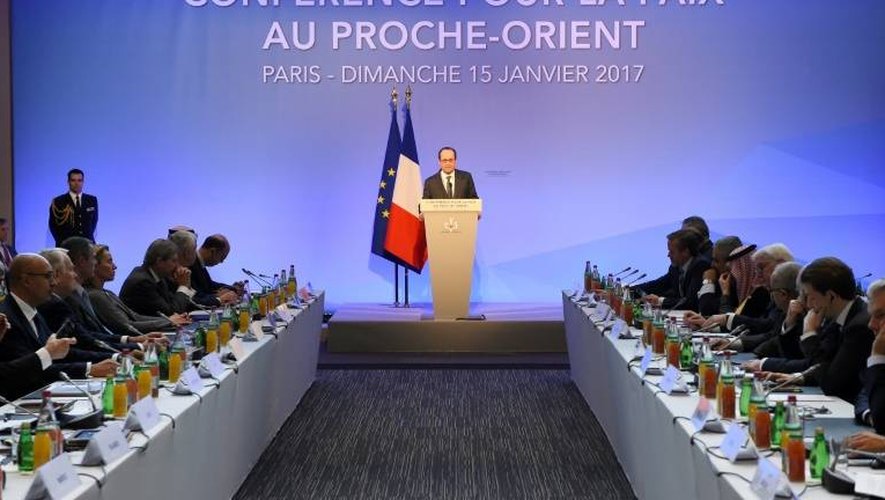François Hollande lors de la conférence sur le Proche-Orient qui s'est tenue le 15 janvier 2017 à Paris en l'absence des Palestiniens et d'Israël mais en présence de quelque 70 pays.