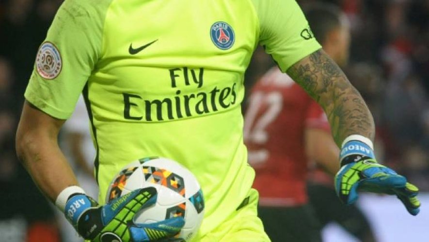 Habillés par Nike sur les terrains et à l'entraînement, les Parisiens changent de marque life-style.