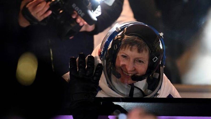 L'Américaine Peggy Whitson, 57 ans, ingénieure de vol, avant de s'envouler pour l'ISS le 17 novembre 2016 à Baïkonour
