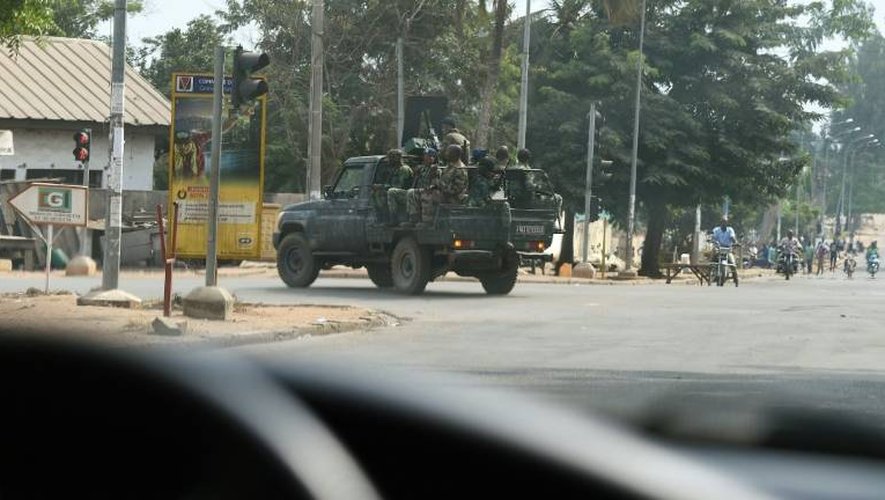 Des soldats mutins dans une rue de Bouaké, le 13 janvier 2017