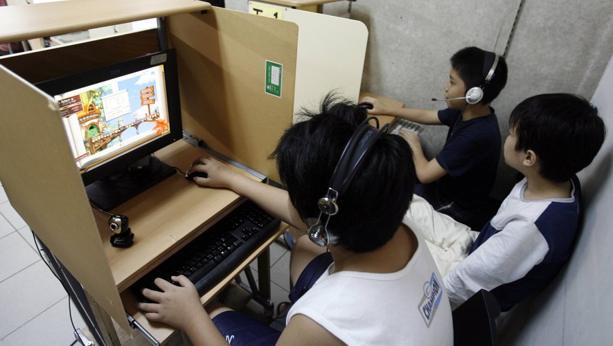 La Chine va limiter le nombre de jeux vidéos disponibles en ligne afin de prévenir la myopie, un trouble qui touche de nombreux enfants dans le pays
