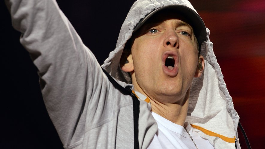 Eminem dévoile le clip de "Fall"