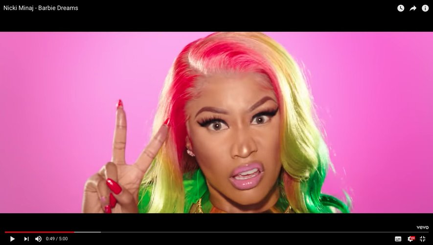 Nicki Minaj dans son nouveau clip "Barbie Dreams".