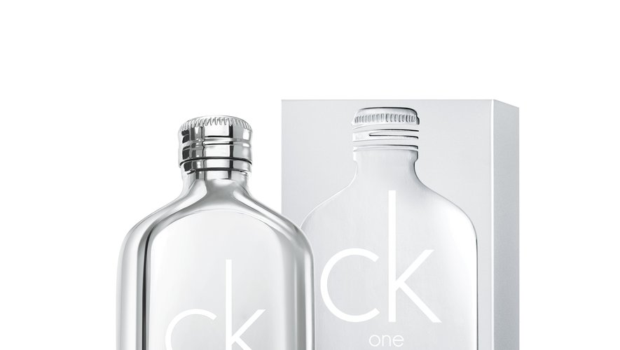 La fragrance "CK One Edition Platinum" par Calvin Klein.