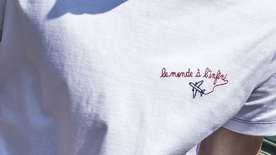 Les T-shirts co-signés Air France Shopping x Maison Labiche seront disponibles dès mi-octobre prochain.