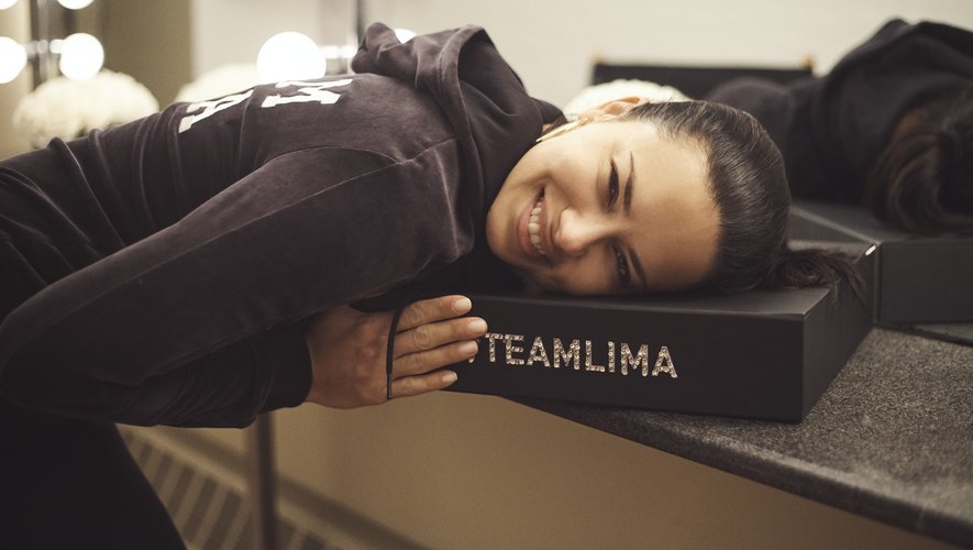 Adriana Lima rejoint la famille d'ambassadrices Puma.