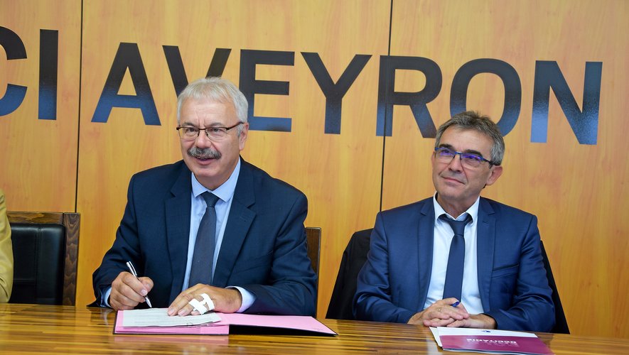 Dominique Costes (CCI) et Thierry Couve (Pôle emploi) ont officialisé le partenariat entre leurs deux structures.
