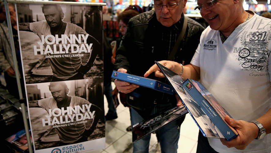 L'album posthume de Johnny met le feu aux ventes