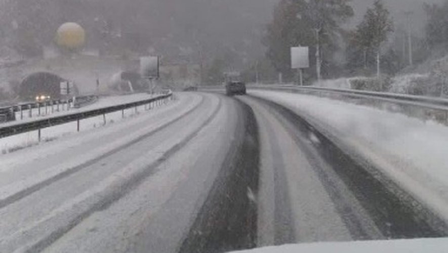 Neige en Aveyron : circulation très difficile sur l'A75
