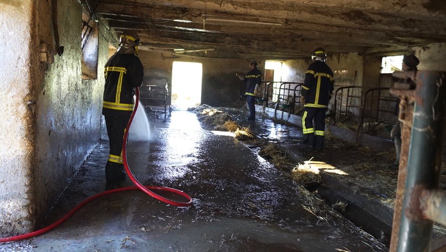 Bozouls : les pompiers stoppent un incendie dans une grange
