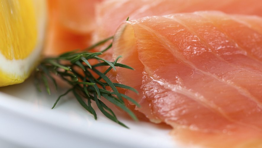 Les Français préfèrent s'offrir du saumon fumé de qualité, quitte à en manger moins