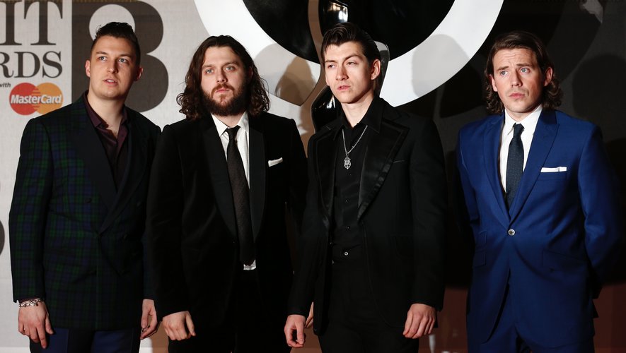 Matt Helders, Nick O'Malley, Alex Turner et Jamie Cook d'Arctic Monkeys