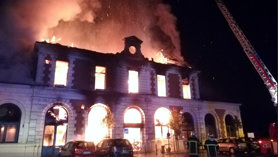 La gare de Figeac a été détruite par un incendie jeudi 22 novembre.