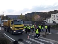 Le giratoire de la Vitarelle à Decazeville sera toujours occupé par les gilets jaunes ce week-end.