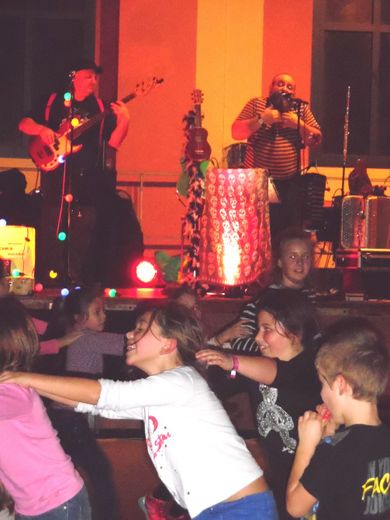 Une soixantaine d’enfants heureux de leur premier concert en live