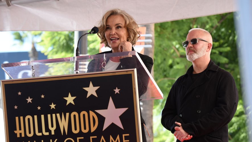 Très proche du réalisateur, l'actrice vient de présenter l'étoile décernée à Ryan Murphy sur le "Walk of Fame" à Hollywood Boulevard, mardi 4 novembre 2018.