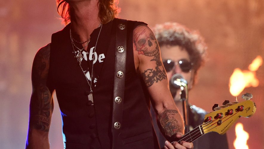 Duff McKagan sur la scène de la 58e cérémonie des Grammy Awards