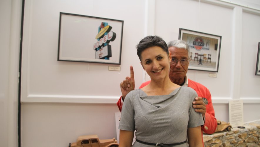 Sylvie Bosc avec Jean-Marie Périer lors du vernissage de  son exposition à la galerie du Causse.