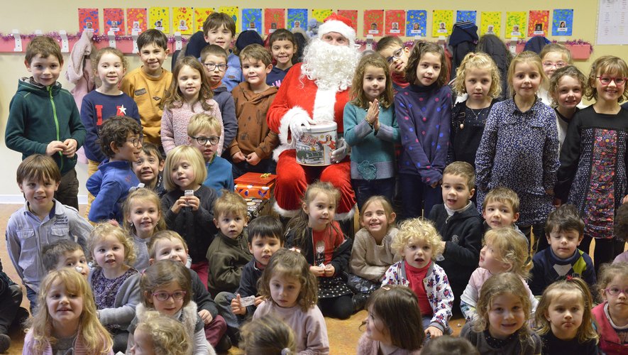 Le père Noël en visite à l’école marcillacoise des Prades