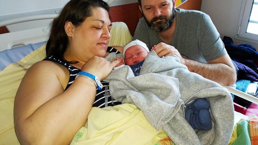 Le petit Octave Arsac, dernier bébé aveyronnais de l’année 2018, est né à Rodez lundi soir à 22 h 15.