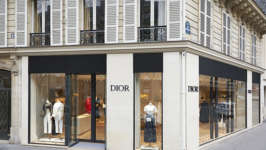 La maison Dior a annoncé vendredi avoir avancé d'un jour un défilé à Paris initialement prévu le 19 janvier, un samedi, jour traditionnel de manifestation des "gilets jaunes".