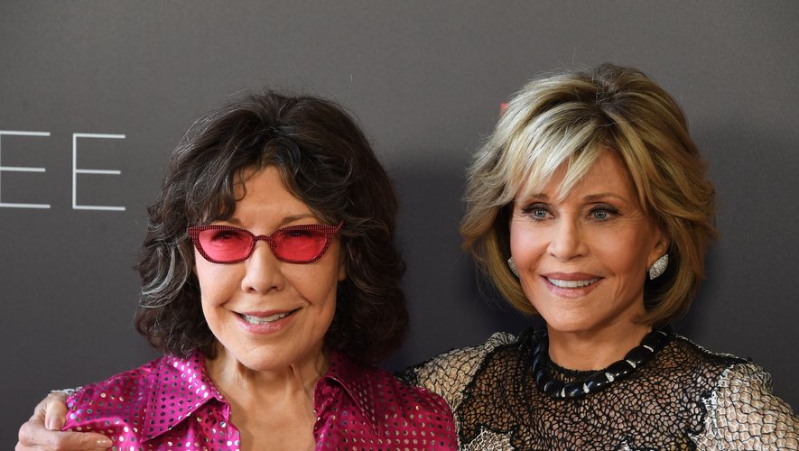 Lily Tomlin (à gauche) et Jane Fonda incarnent respectivement les personnages principaux de Frankie Bergstein et Grace Hanson depuis 2015.