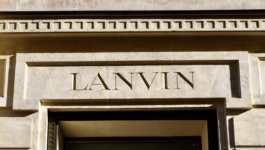La maison de couture Lanvin a annoncé lundi l'arrivée d'un nouveau directeur artistique, Bruno Sialelli
