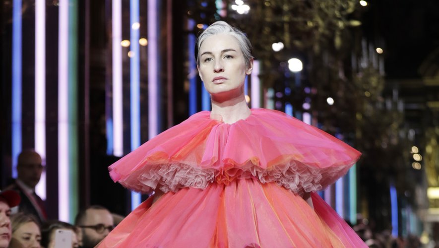Haute couture à Paris: Dior invite au cirque, Asia Argento défile pour Grimaldi